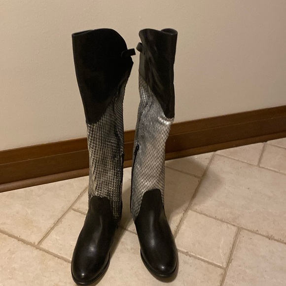 VERA GOMMA WOMEN’S BLACK/SILVER LEATHER BOOTS SIZE 38 - Picture 1 of 15
